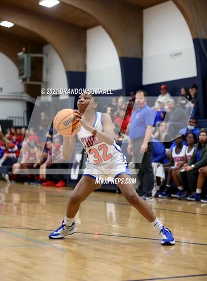 Thumbnail 2 in Chilton County vs Verbena (Chilton County Tournament) photogallery.