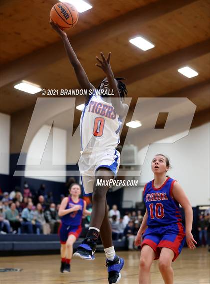 Thumbnail 1 in Chilton County vs Verbena (Chilton County Tournament) photogallery.