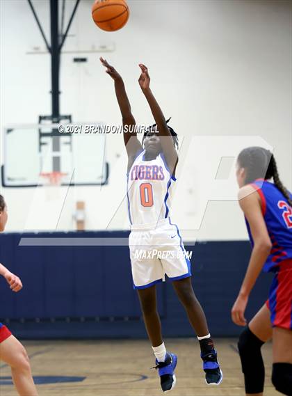 Thumbnail 2 in Chilton County vs Verbena (Chilton County Tournament) photogallery.