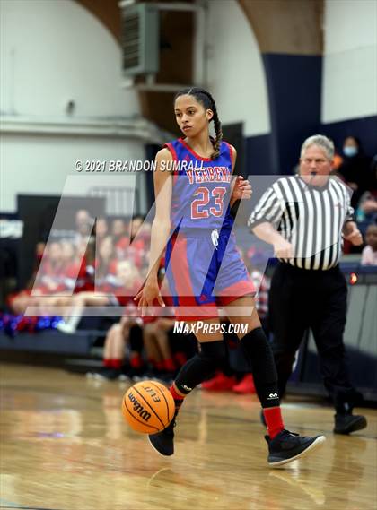 Thumbnail 2 in Chilton County vs Verbena (Chilton County Tournament) photogallery.