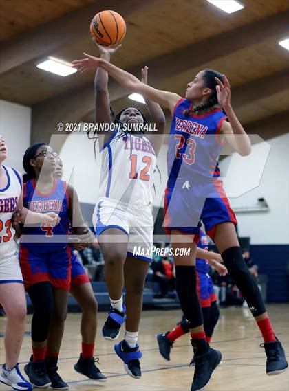 Thumbnail 1 in Chilton County vs Verbena (Chilton County Tournament) photogallery.