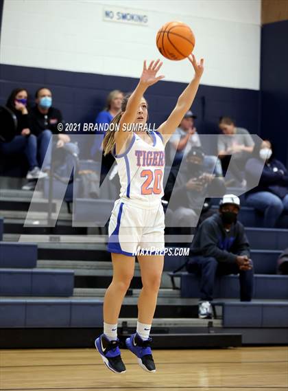 Thumbnail 2 in Chilton County vs Verbena (Chilton County Tournament) photogallery.