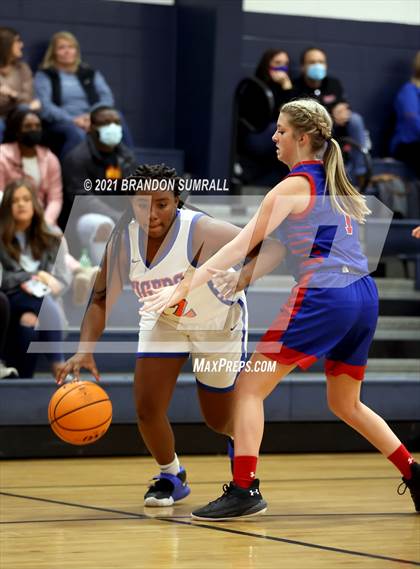 Thumbnail 2 in Chilton County vs Verbena (Chilton County Tournament) photogallery.