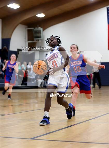 Thumbnail 2 in Chilton County vs Verbena (Chilton County Tournament) photogallery.