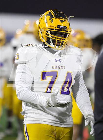 Thumbnail 1 in Grant vs. Pacifica (CIF Division 2-AA State Final) photogallery.