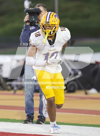Thumbnail 2 in Grant vs. Pacifica (CIF Division 2-AA State Final) photogallery.