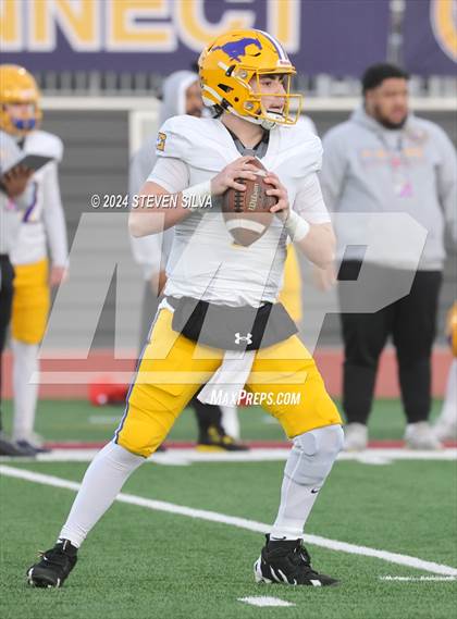 Thumbnail 3 in Grant vs. Pacifica (CIF Division 2-AA State Final) photogallery.