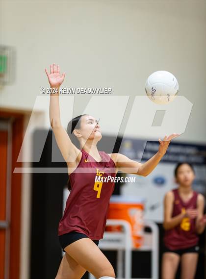 Thumbnail 3 in La Canada @ Oaks Christian photogallery.