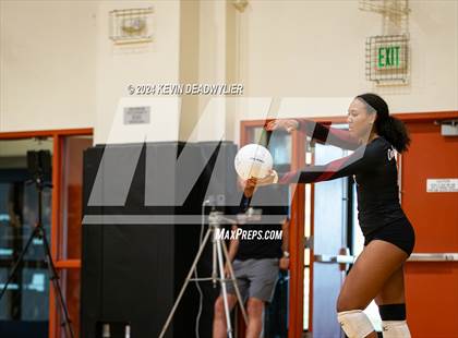 Thumbnail 3 in La Canada @ Oaks Christian photogallery.