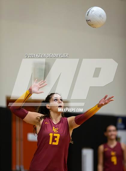 Thumbnail 3 in La Canada @ Oaks Christian photogallery.