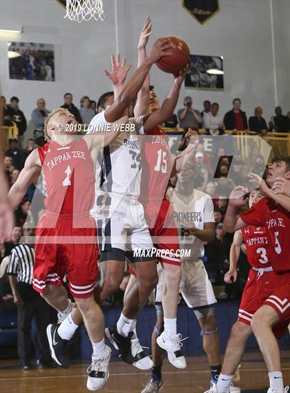 Thumbnail 3 in Poughkeepsie vs Tappan Zee (Section 1 Class A Final) photogallery.