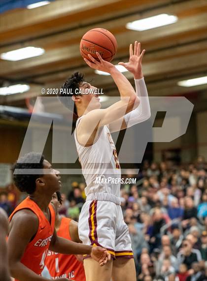 Thumbnail 2 in Eastside Catholic vs. O'Dea (WIAA 3A District 2 Final) photogallery.