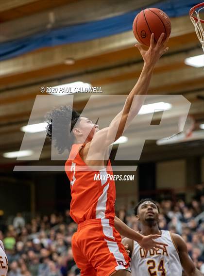 Thumbnail 2 in Eastside Catholic vs. O'Dea (WIAA 3A District 2 Final) photogallery.