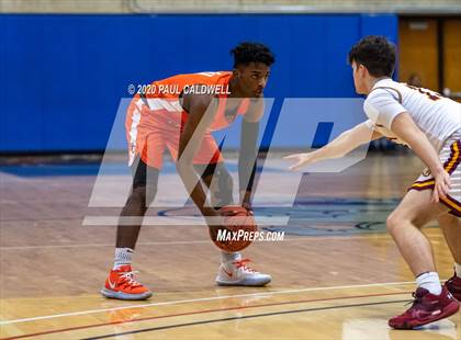 Thumbnail 2 in Eastside Catholic vs. O'Dea (WIAA 3A District 2 Final) photogallery.