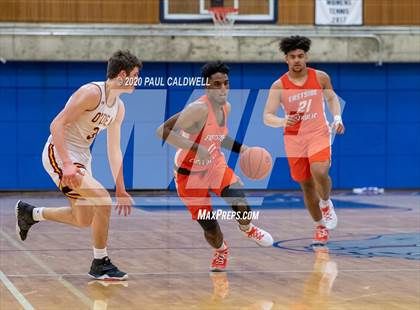Thumbnail 2 in Eastside Catholic vs. O'Dea (WIAA 3A District 2 Final) photogallery.