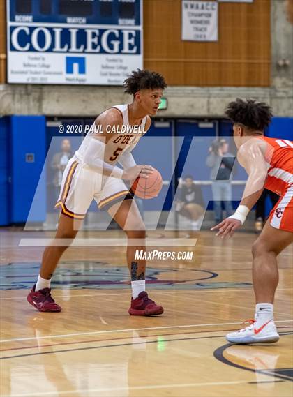 Thumbnail 3 in Eastside Catholic vs. O'Dea (WIAA 3A District 2 Final) photogallery.