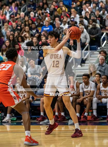 Thumbnail 3 in Eastside Catholic vs. O'Dea (WIAA 3A District 2 Final) photogallery.