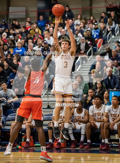 Thumbnail 2 in Eastside Catholic vs. O'Dea (WIAA 3A District 2 Final) photogallery.