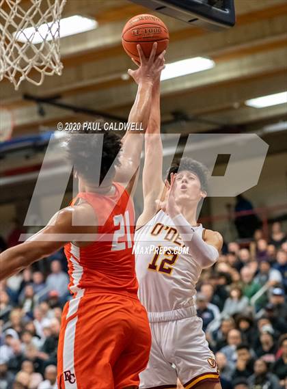 Thumbnail 2 in Eastside Catholic vs. O'Dea (WIAA 3A District 2 Final) photogallery.