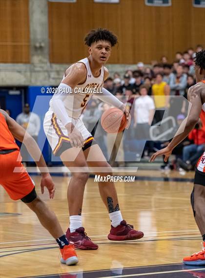 Thumbnail 3 in Eastside Catholic vs. O'Dea (WIAA 3A District 2 Final) photogallery.