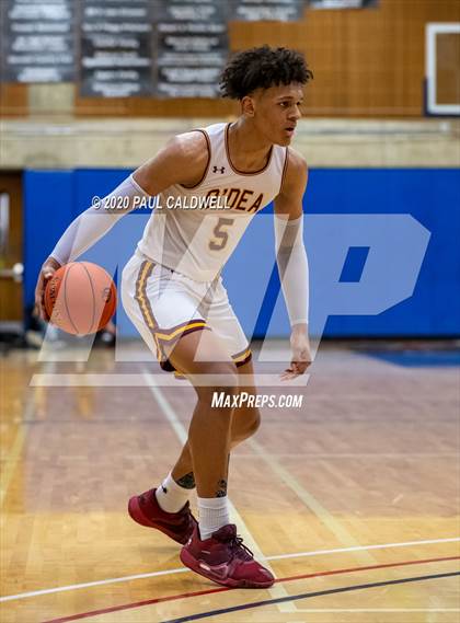 Thumbnail 3 in Eastside Catholic vs. O'Dea (WIAA 3A District 2 Final) photogallery.