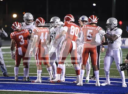 Thumbnail 3 in De La Salle vs Mater Dei (CIF State Open Final) photogallery.
