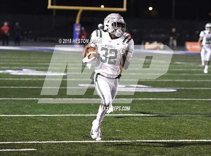 Thumbnail 2 in De La Salle vs Mater Dei (CIF State Open Final) photogallery.