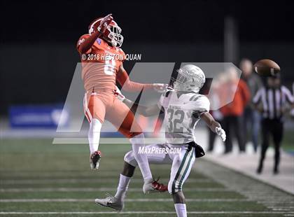 Thumbnail 1 in De La Salle vs Mater Dei (CIF State Open Final) photogallery.
