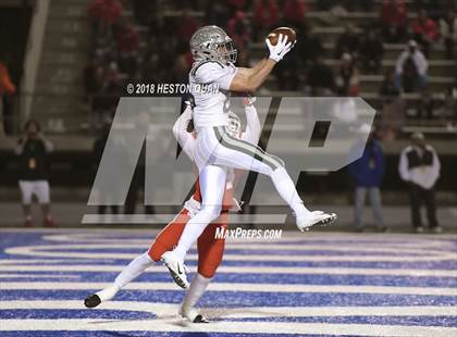 Thumbnail 2 in De La Salle vs Mater Dei (CIF State Open Final) photogallery.