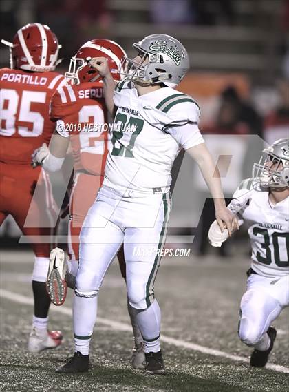 Thumbnail 3 in De La Salle vs Mater Dei (CIF State Open Final) photogallery.