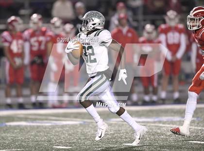 Thumbnail 2 in De La Salle vs Mater Dei (CIF State Open Final) photogallery.