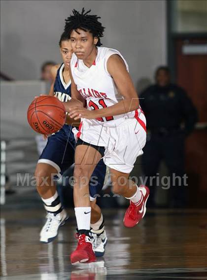 Thumbnail 2 in Bellaire vs. Nimitz (Texas 5A Region 3 Semifinal) photogallery.
