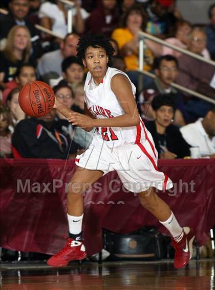 Thumbnail 1 in Bellaire vs. Nimitz (Texas 5A Region 3 Semifinal) photogallery.