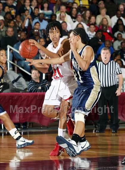 Thumbnail 1 in Bellaire vs. Nimitz (Texas 5A Region 3 Semifinal) photogallery.