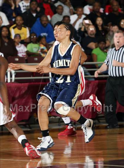 Thumbnail 2 in Bellaire vs. Nimitz (Texas 5A Region 3 Semifinal) photogallery.