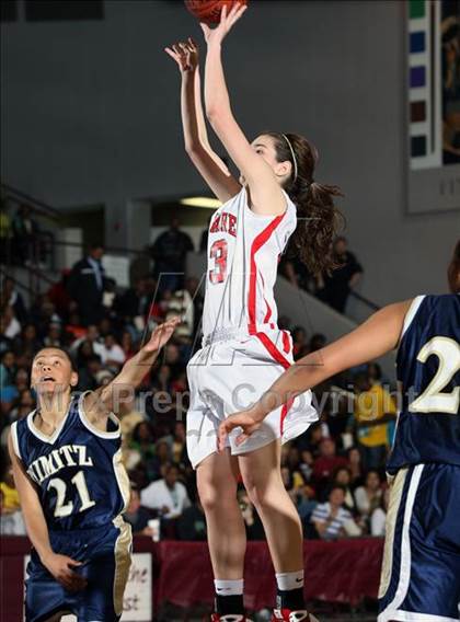 Thumbnail 3 in Bellaire vs. Nimitz (Texas 5A Region 3 Semifinal) photogallery.