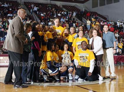 Thumbnail 1 in Bellaire vs. Nimitz (Texas 5A Region 3 Semifinal) photogallery.