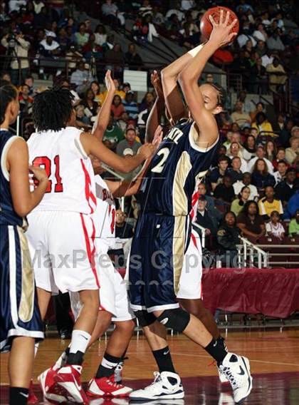 Thumbnail 3 in Bellaire vs. Nimitz (Texas 5A Region 3 Semifinal) photogallery.