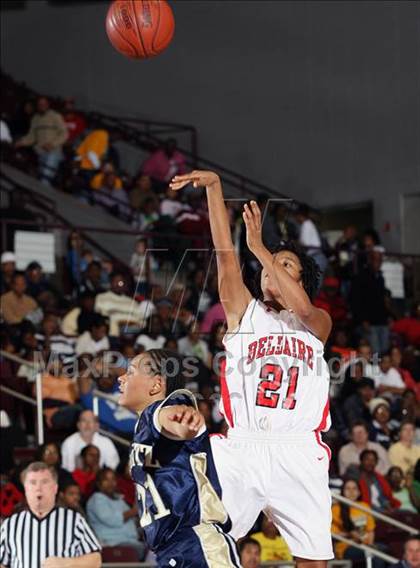 Thumbnail 3 in Bellaire vs. Nimitz (Texas 5A Region 3 Semifinal) photogallery.