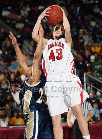 Thumbnail 2 in Bellaire vs. Nimitz (Texas 5A Region 3 Semifinal) photogallery.