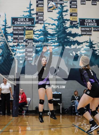 Thumbnail 2 in Snake River vs Weiser (3A state tournament) photogallery.