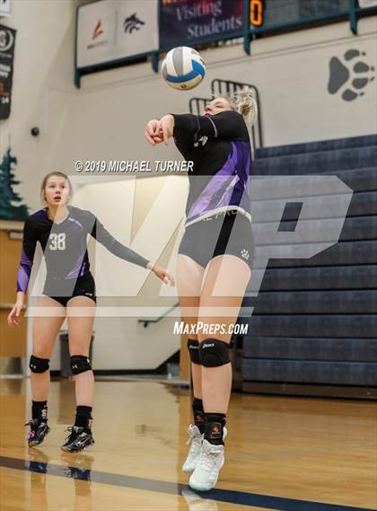 Thumbnail 2 in Snake River vs Weiser (3A state tournament) photogallery.
