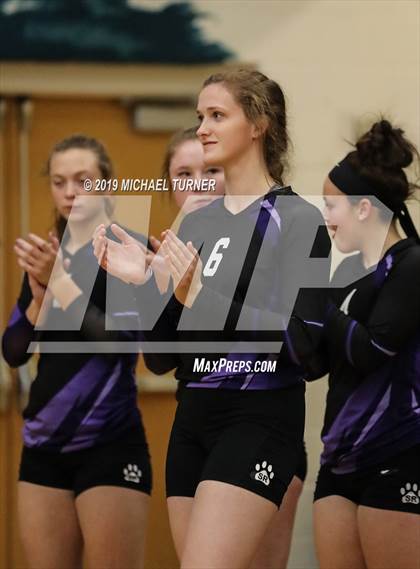 Thumbnail 3 in Snake River vs Weiser (3A state tournament) photogallery.