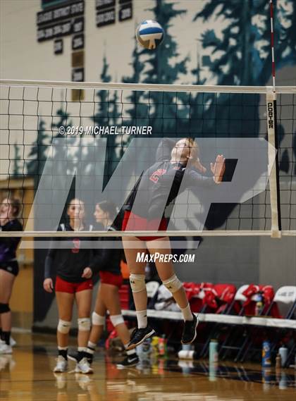 Thumbnail 3 in Snake River vs Weiser (3A state tournament) photogallery.