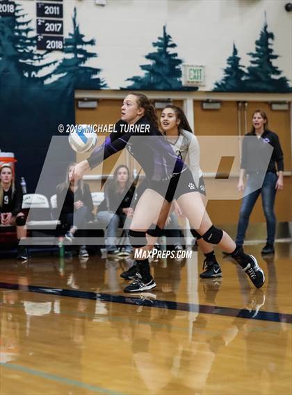 Thumbnail 2 in Snake River vs Weiser (3A state tournament) photogallery.