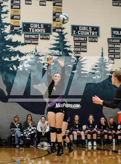 Thumbnail 2 in Snake River vs Weiser (3A state tournament) photogallery.