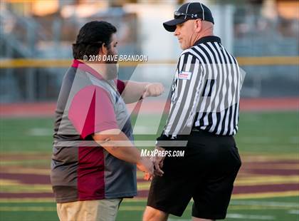 Thumbnail 3 in Royal @ Simi Valley photogallery.
