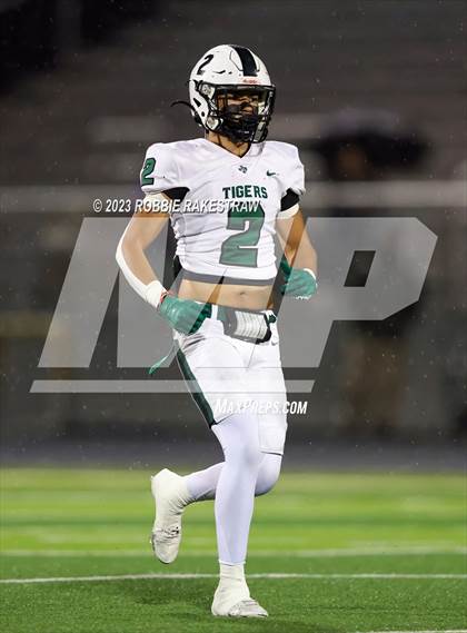 Thumbnail 2 in Blue Ridge vs. Scurry-Rosser (UIL 3A DII Bi-District Playoff) photogallery.