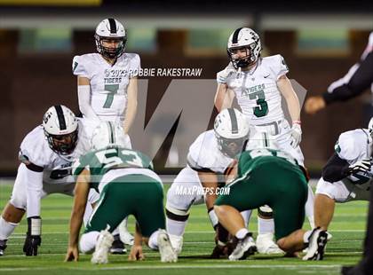 Thumbnail 2 in Blue Ridge vs. Scurry-Rosser (UIL 3A DII Bi-District Playoff) photogallery.