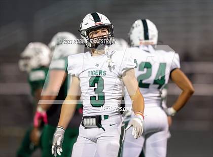 Thumbnail 1 in Blue Ridge vs. Scurry-Rosser (UIL 3A DII Bi-District Playoff) photogallery.